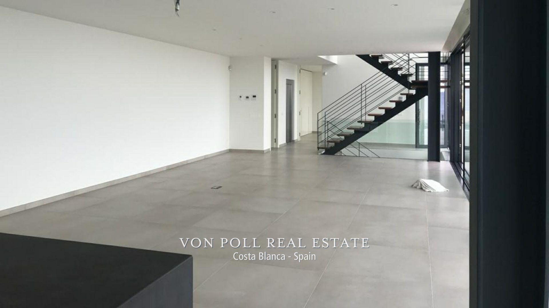 von_poll_real_estate_property_NE1206V_image_36
